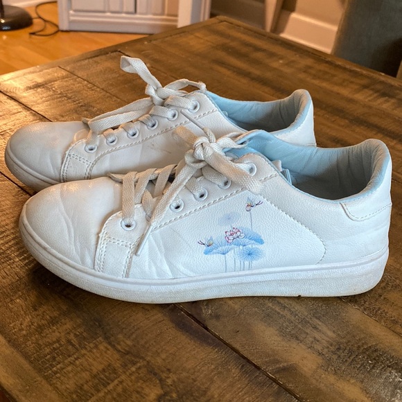 Other - White Sneakers with Flowers